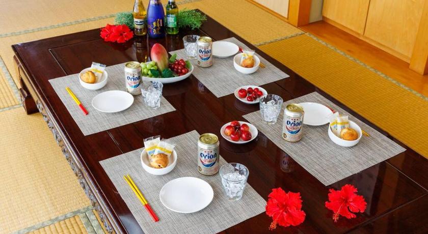 沖縄本島 ビーチまで5分 1棟貸切ホテルKanasa 最大10名まで宿泊可能 かなさ 3つ星 シングルルーム 眺望