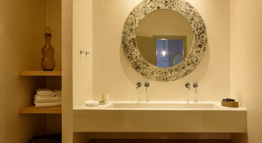 Este Luxury Suites photo
