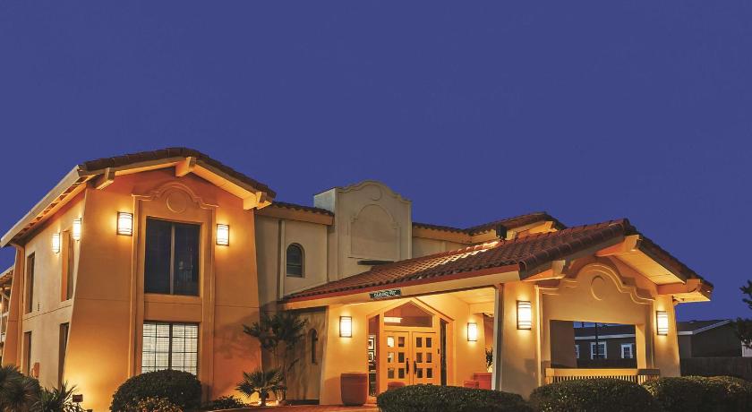 La Quinta Inn by Wyndham Midland photo