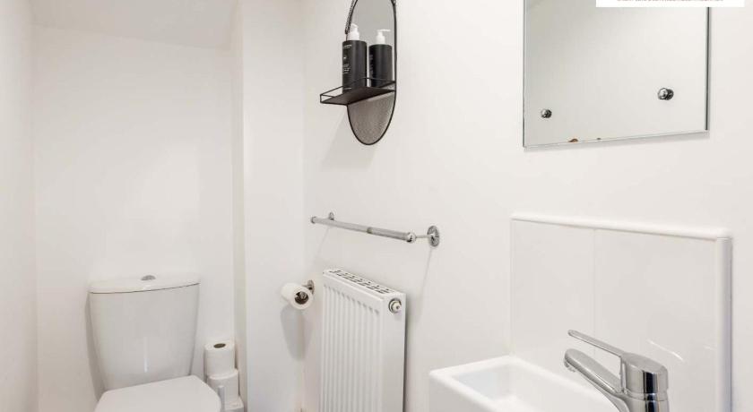 Modern Townhouse - Free Gated Parking - City Centre - 5 ! By Hinkley Homes Short Lets & Serviced Acc photo