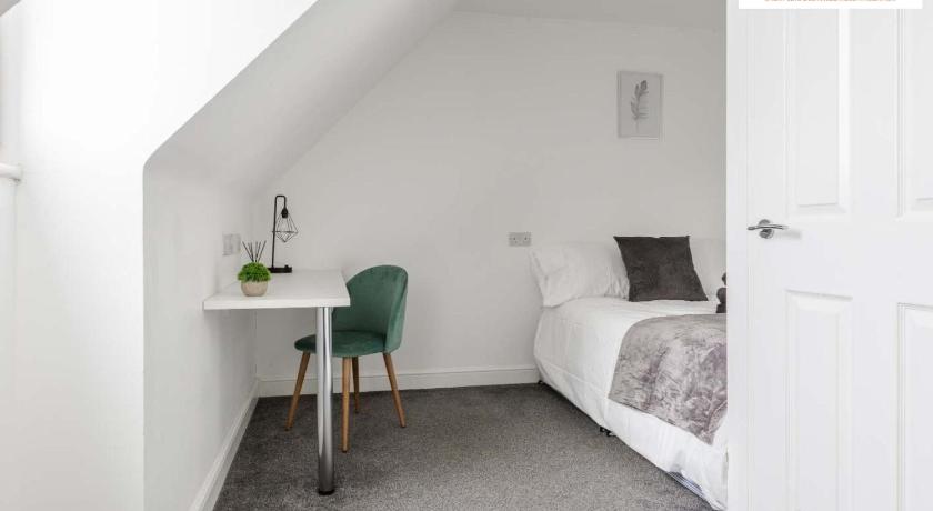 Modern Townhouse - Free Gated Parking - City Centre - 5 ! By Hinkley Homes Short Lets & Serviced Acc photo