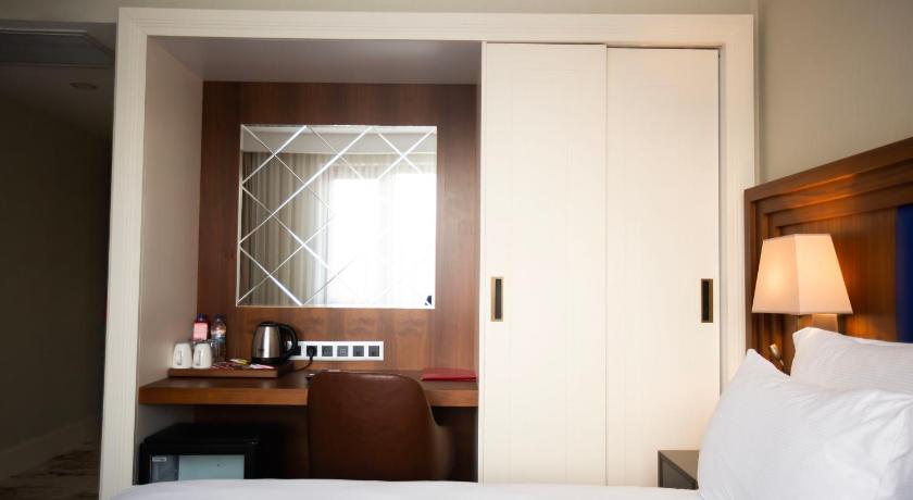 Ramada Plaza by Wyndham Istanbul Sultanahmet photo