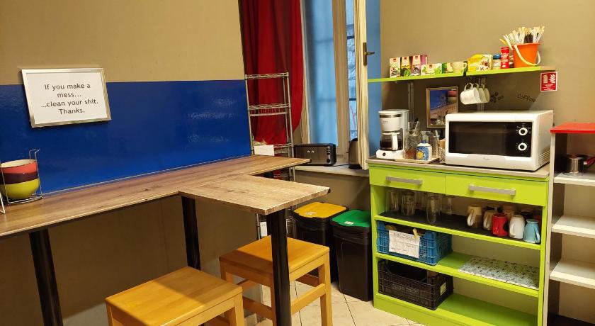 Hurricane Hostel photo