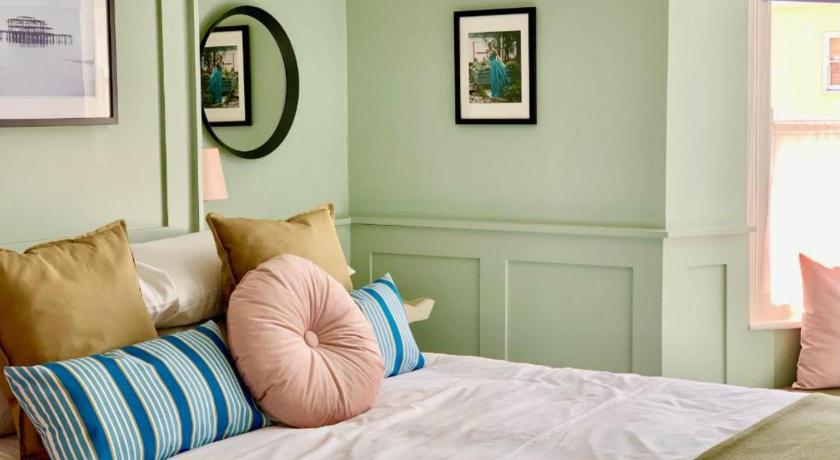 The Willows Hotel photo