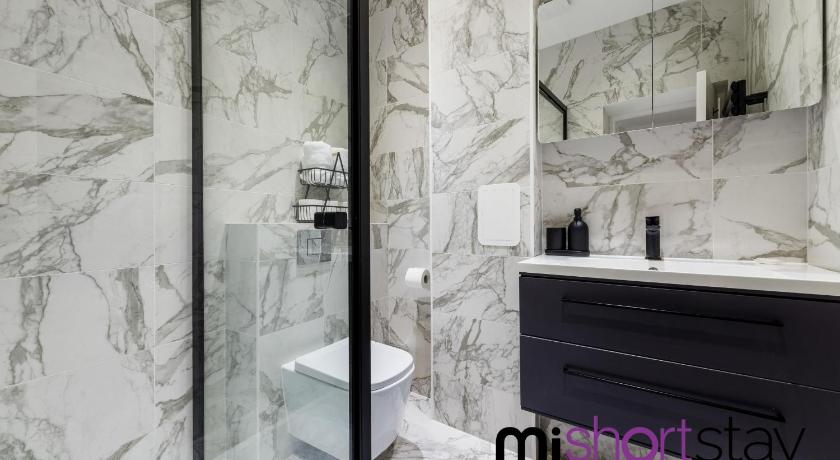 The Residence Fitzrovia - Private One Bedroom Apartment With Own Entrance - image 2