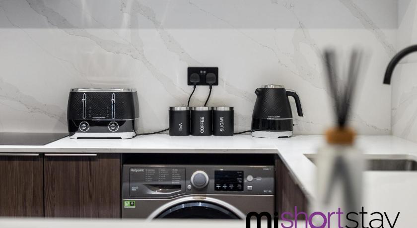 The Residence Fitzrovia - Private One Bedroom Apartment With Own Entrance - image 3