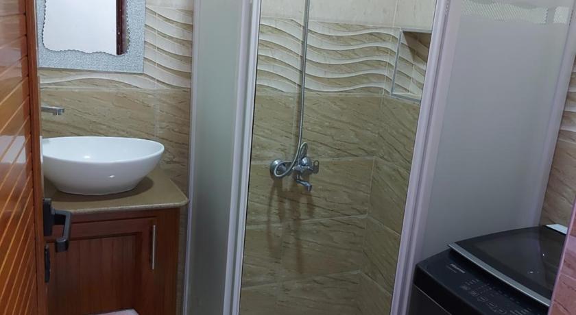 RS VILLAS student share apartments with private room,free wifi ,100mts to the beach photo