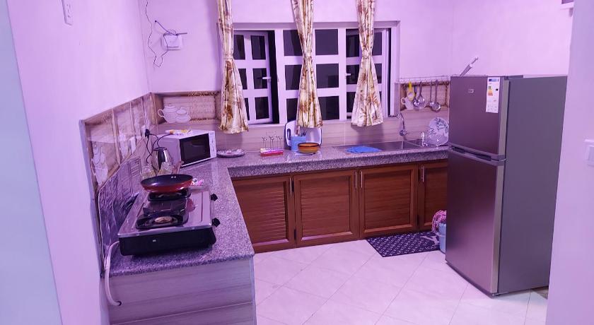 RS VILLAS student share apartments with private room,free wifi ,100mts to the beach photo