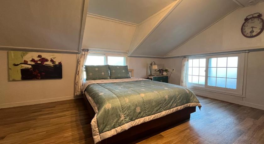 Image of Loft Room with Terrace 3