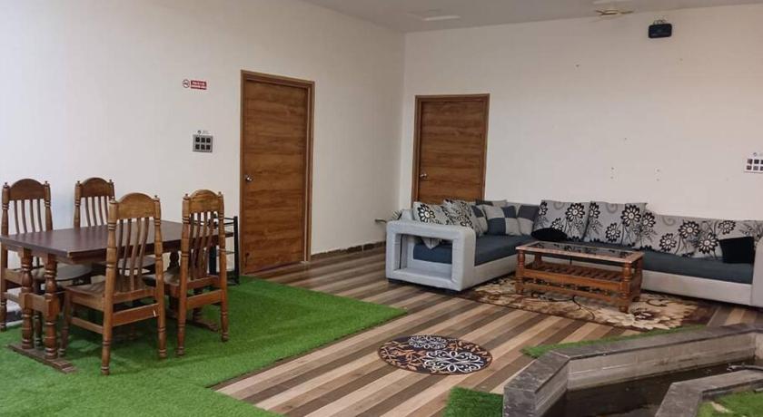T2- Lovely 2 bedroom hill view with covered parking photo
