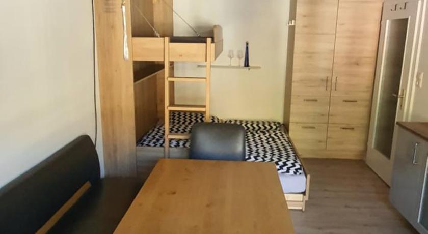 Image of Deluxe Studio 16
