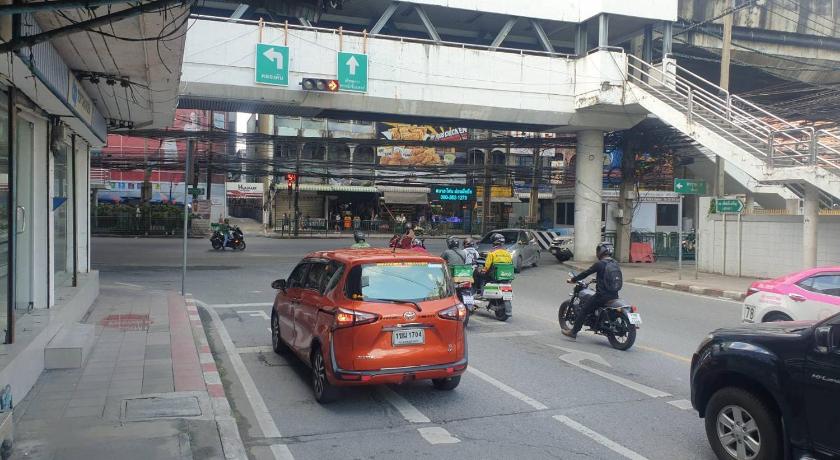 방콕 BEN HOUSE 2성급 싱글룸 로비