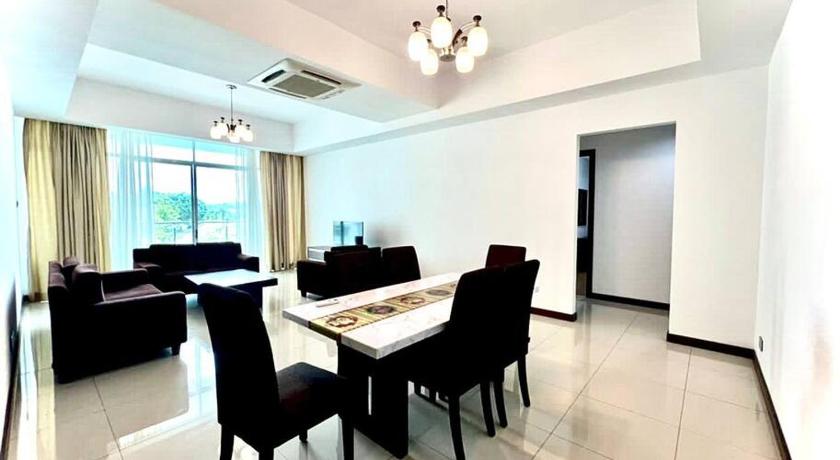 Bay Resort Condominium 3-bedrooms with Swimming Pool near the Seaside — Hotel in Miri