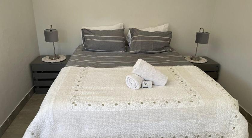 Guest house on Gillian Unit 6 photo