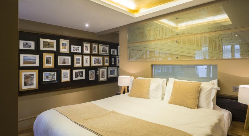 Image of Junior Suite Double or Twin Room 9