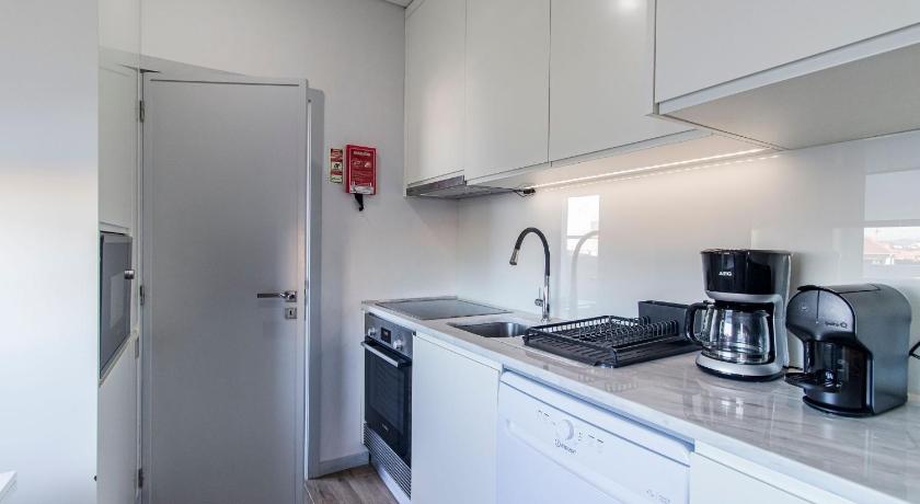 Downtown 1BR Apartment W/ Balcony by LovelyStay - 15