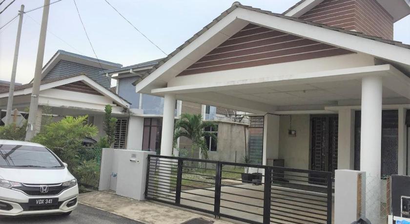 CASA ADELIA GUESTHOUSE BALOK PERDANA GEBENG photo