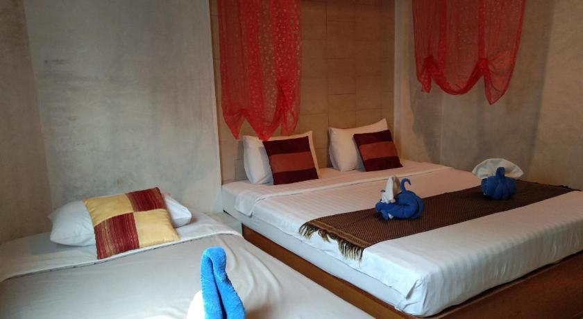 Sandy beach hostel photo