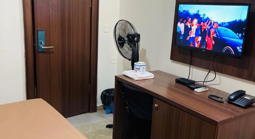 OD-V!CK'S TOPVIEW, WUSE DISTRICT, WiFi,Dstv, 24HR Power,Tight Security photo