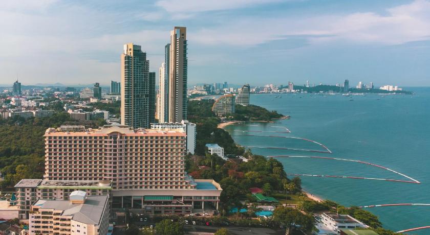 a city with tall buildings and a large body of water, Long Beach Garden Hotel and Pavilions (SHA Extra plus) in Pattaya