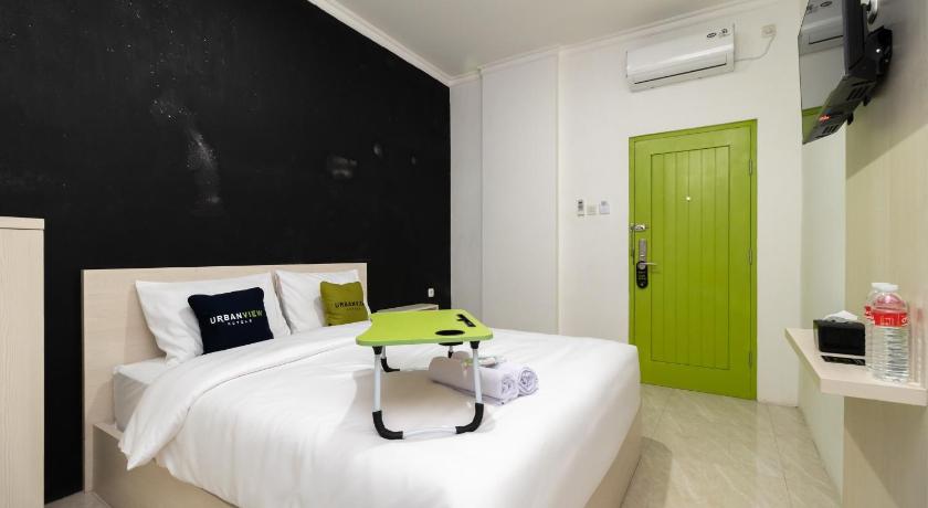 Urbanview Hotel Bizhome Artha Gading Boulevard by RedDoorz – Jakarta, NY