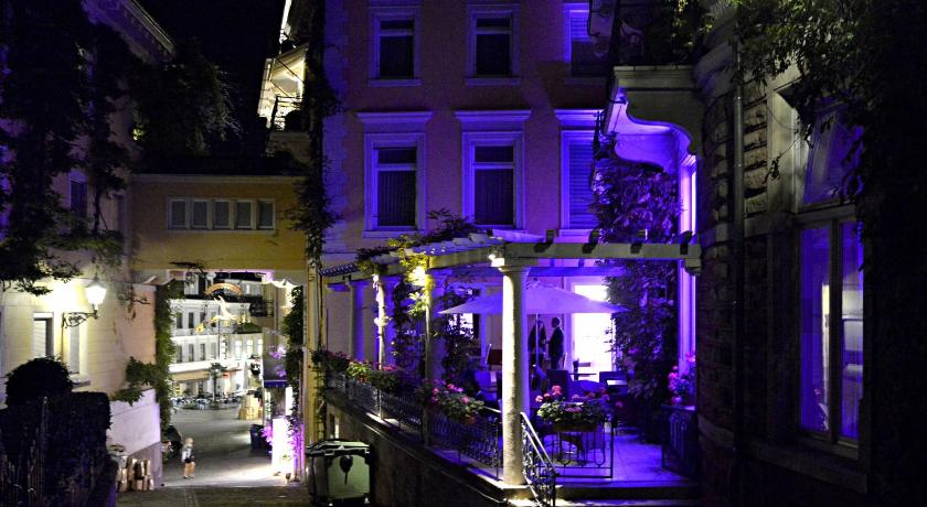 HELIOPARK Bad Hotel Zum Hirsch