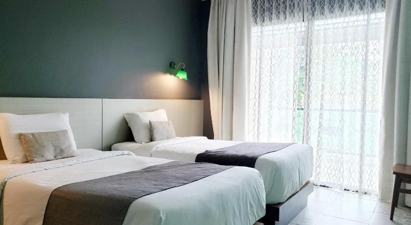 Image of Deluxe Garden View Room 7
