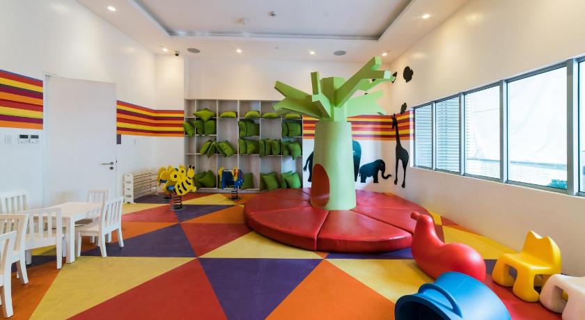 Charming Azure Condo with Wi-Fi plus Netflix photo