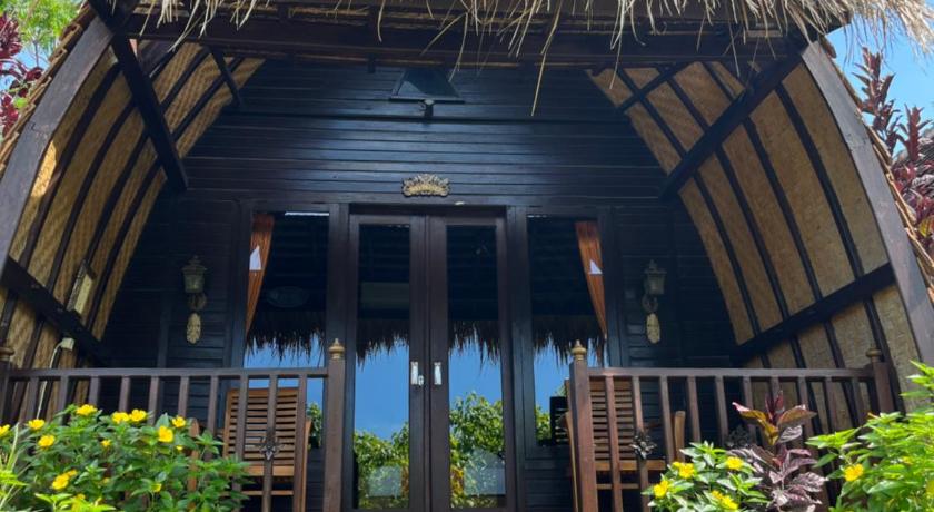 Holy Hills Bungalow Nusa Penida photo
