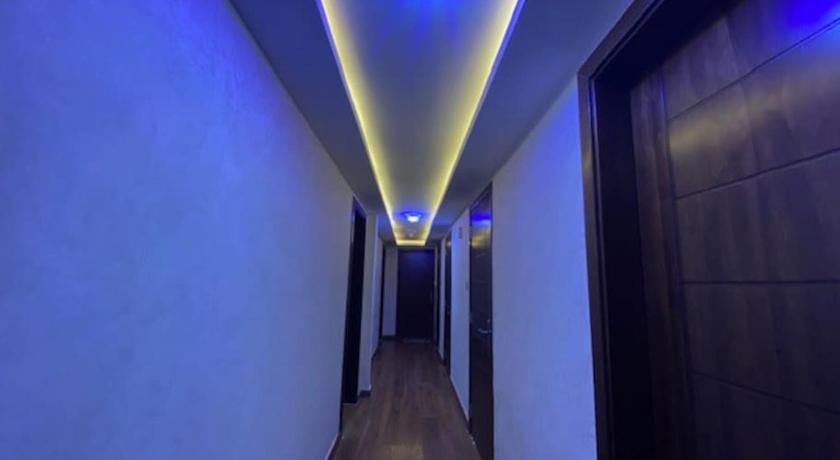 Lovely 2 bedroom rental unite with free parking photo