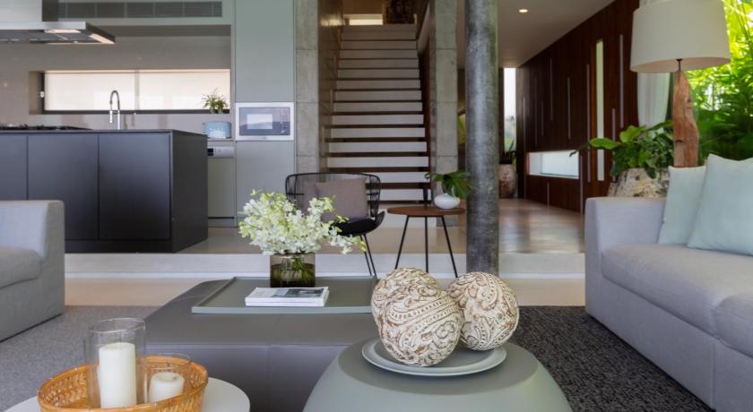 Image of Villa with Sea View 11
