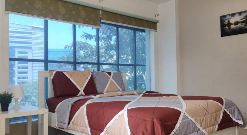 Spacious room with bed and breakfast in Gachibowli photo