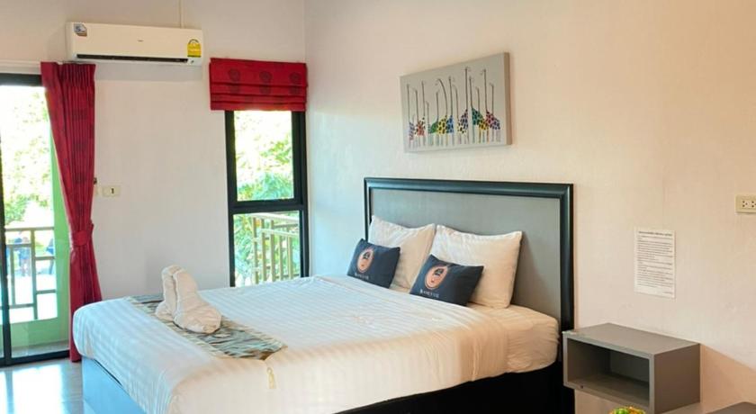 촌부리 Roomquest Chonburi Phanat Nikhom 3星级 酒店 套房