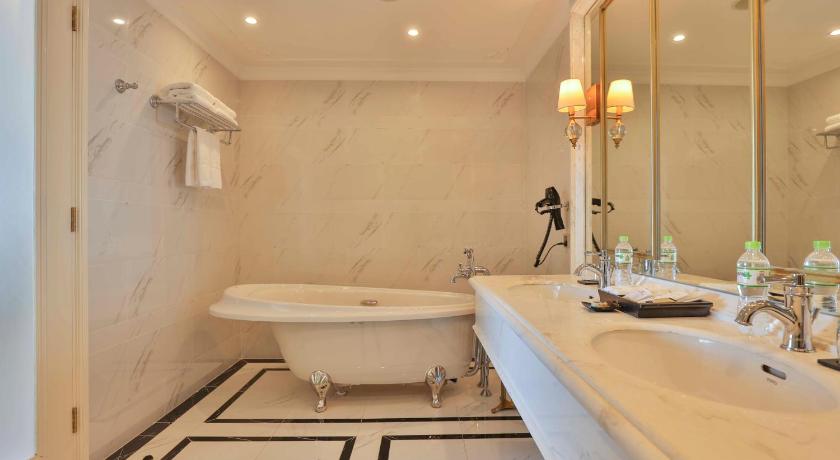 Image of Executive Suite Sea View 13