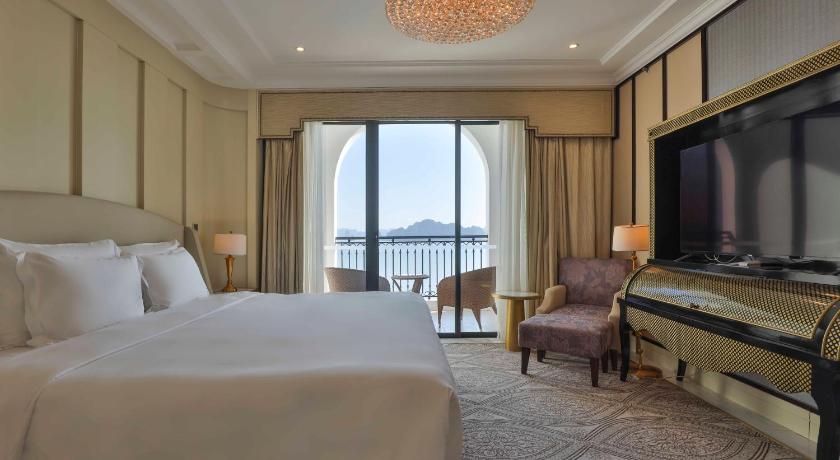 Image of Executive Suite Sea View 8
