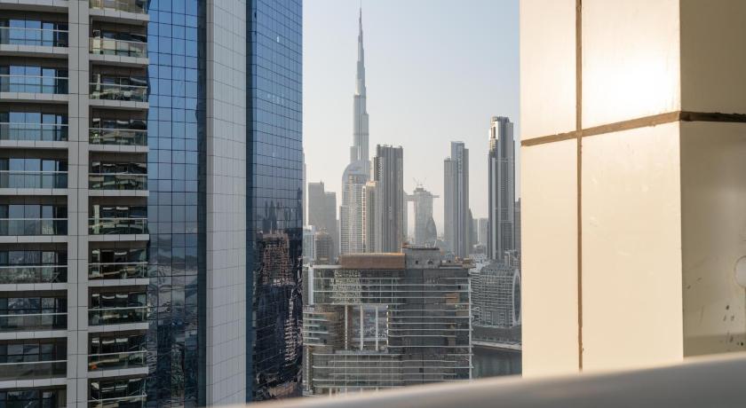 Lux BnB Paramount Tower I Burj Views - image 2