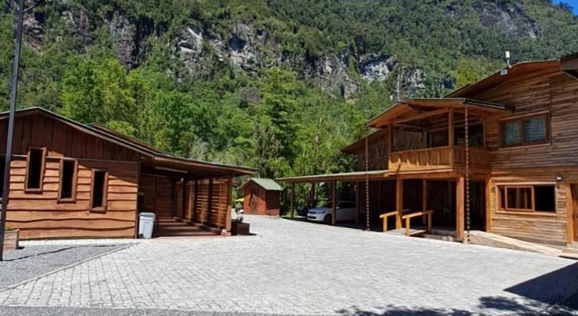 Illi Lodge & Hostel