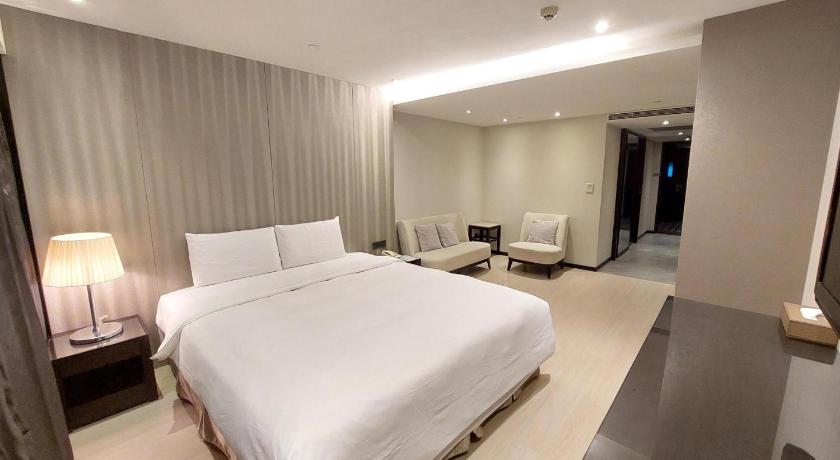Image of Queen Room 1