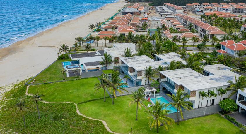 The Ocean Villa Resort Beachfront By Abogo — Hotel in Da Nang