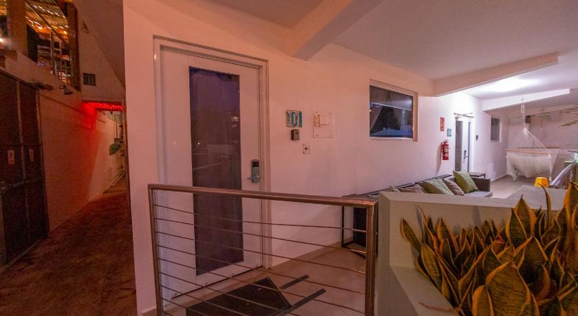 Image of Standard Queen Room 6