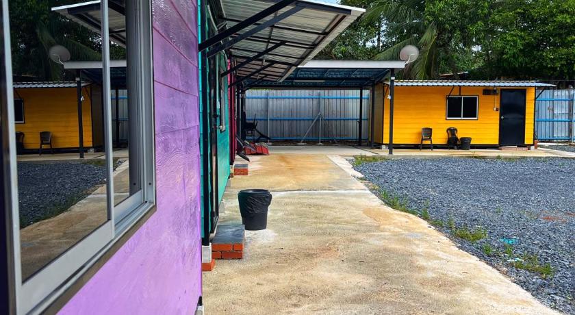 Padang Besar Rainbow Cabin Homestay photo