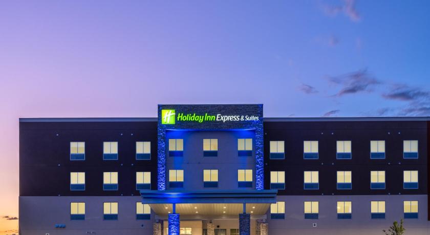 Holiday Inn Express & Suites Watertown photo
