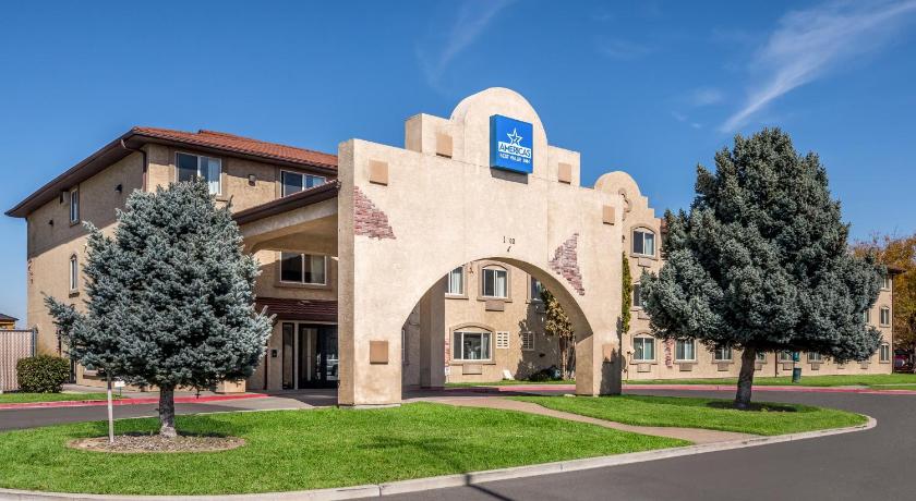 Americas Best Value Inn Sparks photo