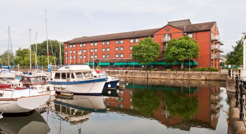 Holiday Inn Hull Marina photo