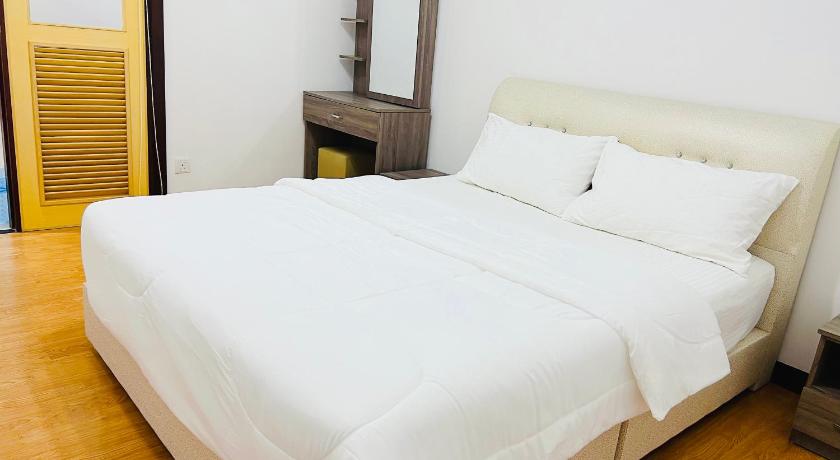 Image of Three-Bedroom Apartment 7