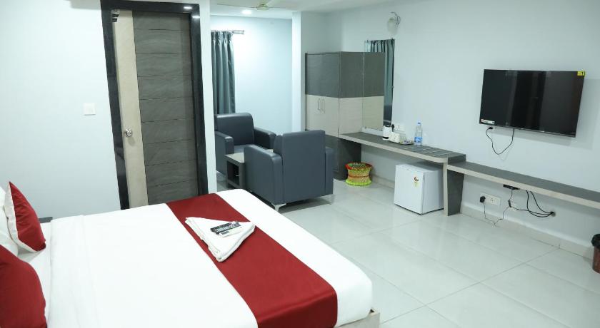 HOTEL BLUE MOON photo
