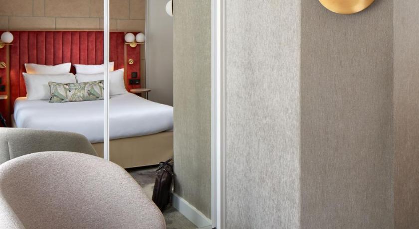 Image of 1 Queen Bed, NonSmoking, Superior Room 5