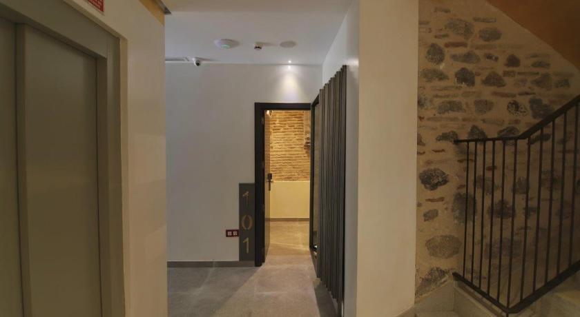 Grecorooms photo
