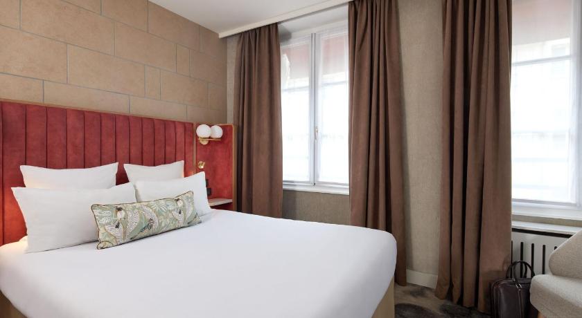 Image of 1 Double Bed, Nonsmoking, Classic Room 3