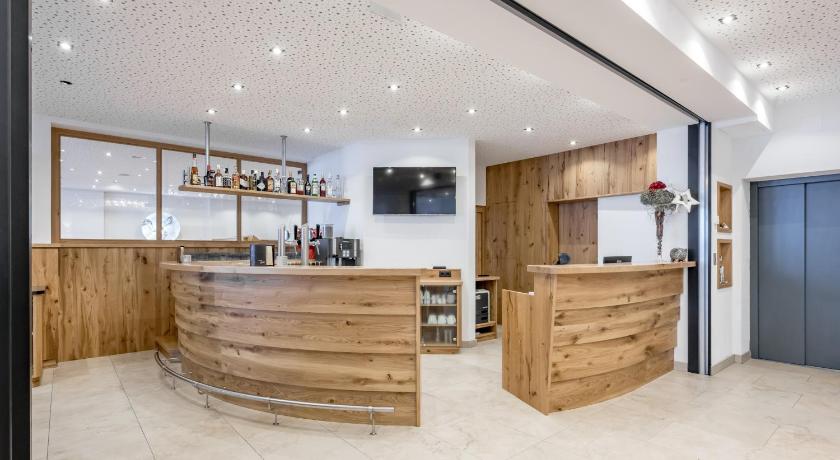 Hotel Garni Christine photo